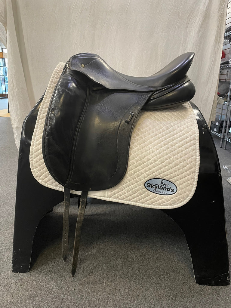 Used Schleese Infinity 18" Dressage Saddle