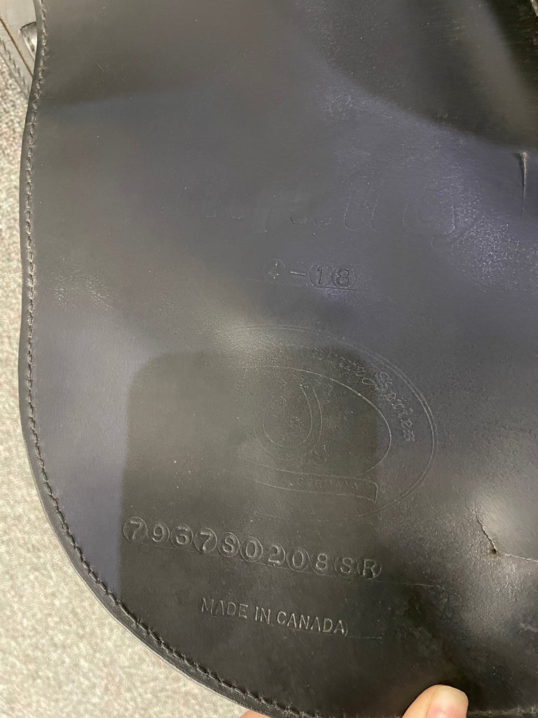 Used Schleese Infinity 18" Dressage Saddle