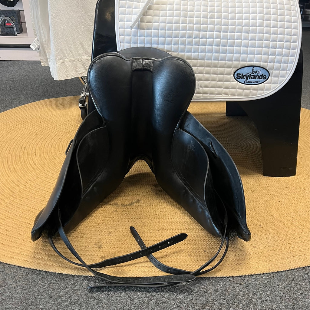 Used Trilogy Verago Elite 18" Dressage Saddle