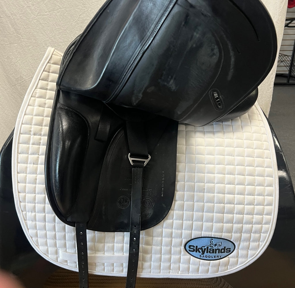 Used Frank Baines Aires De Haute 18" Dressage Saddle