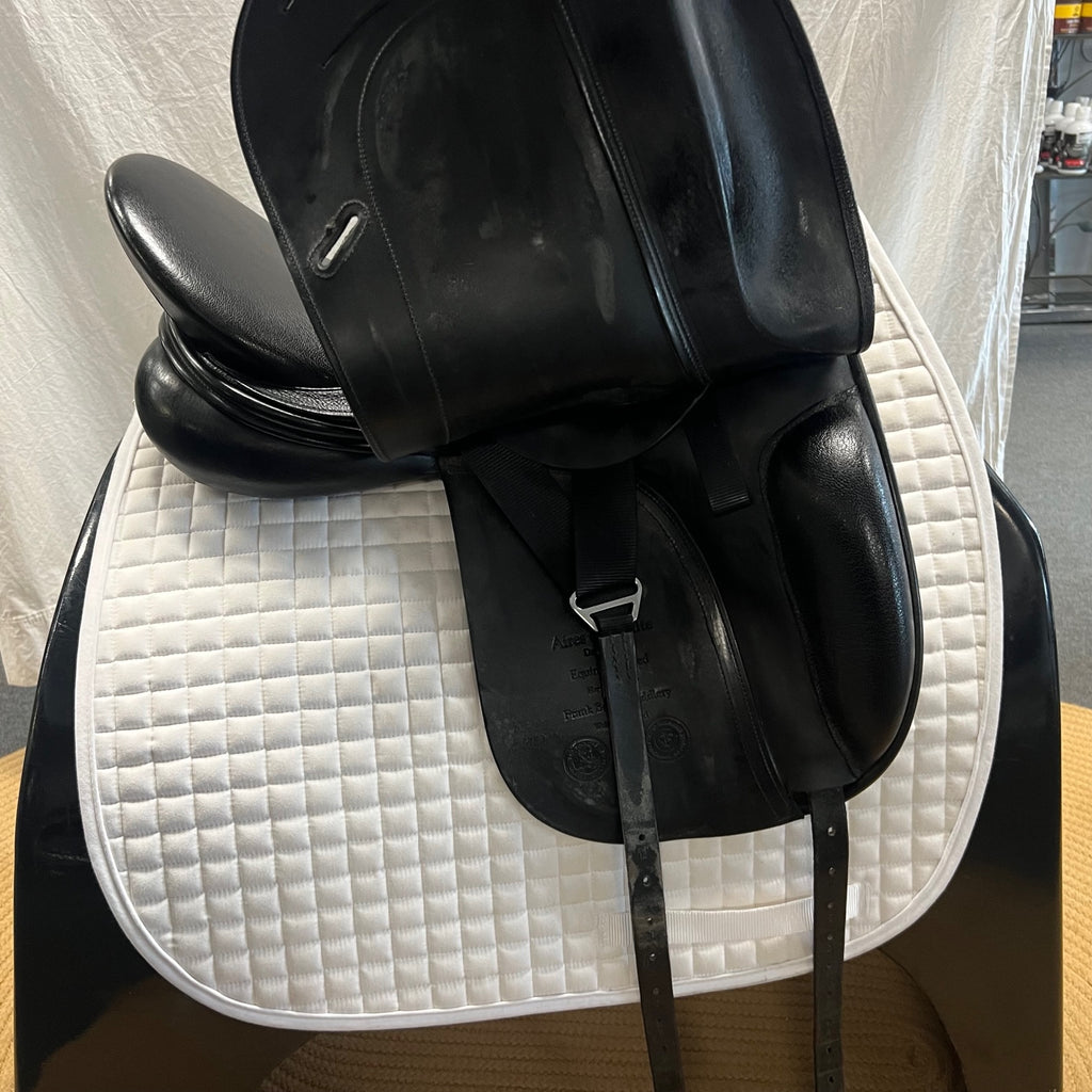 Used Frank Baines Aires De Haute 18" Dressage Saddle