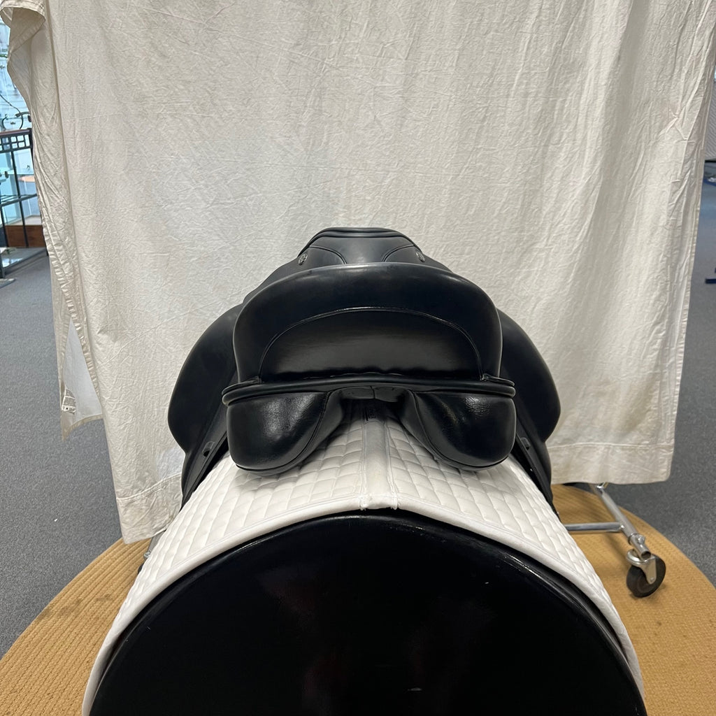 HOLD: Used Trilogy Amadeo Elite 18" Dressage Saddle