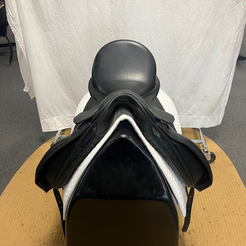 HOLD: Used Trilogy Amadeo Elite 18" Dressage Saddle