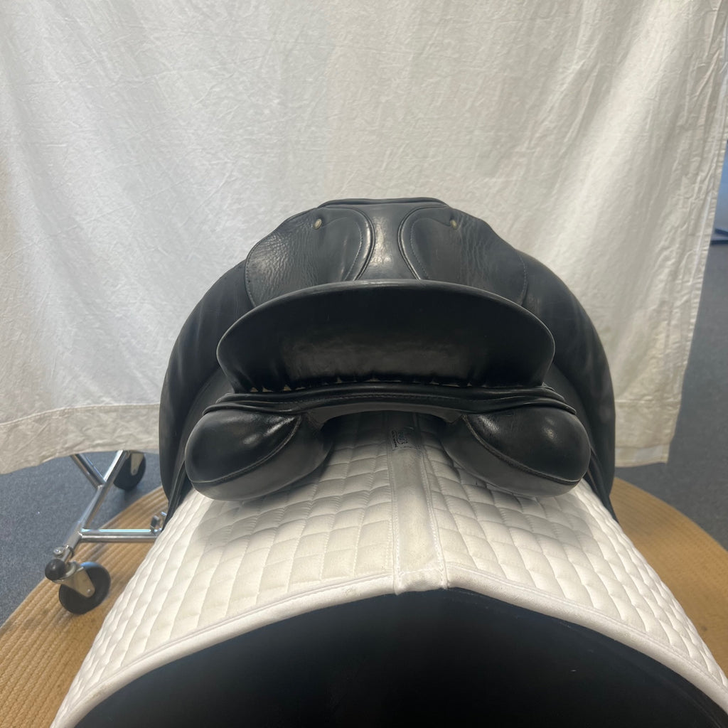 Used Schleese Infinity 17" Dressage Saddle