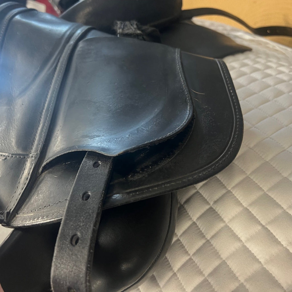 HOLD: Used Schleese Infinity 17" Dressage Saddle