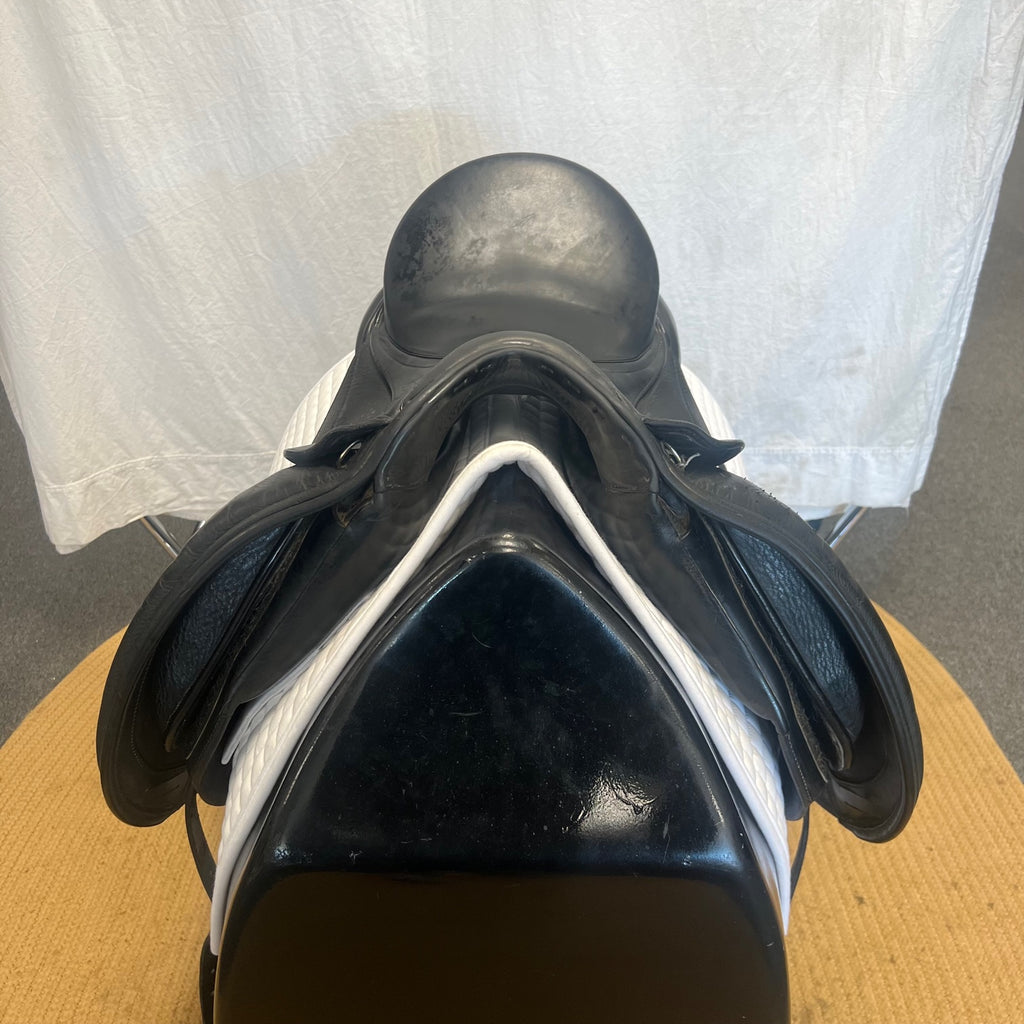 Used Schleese Infinity 17" Dressage Saddle
