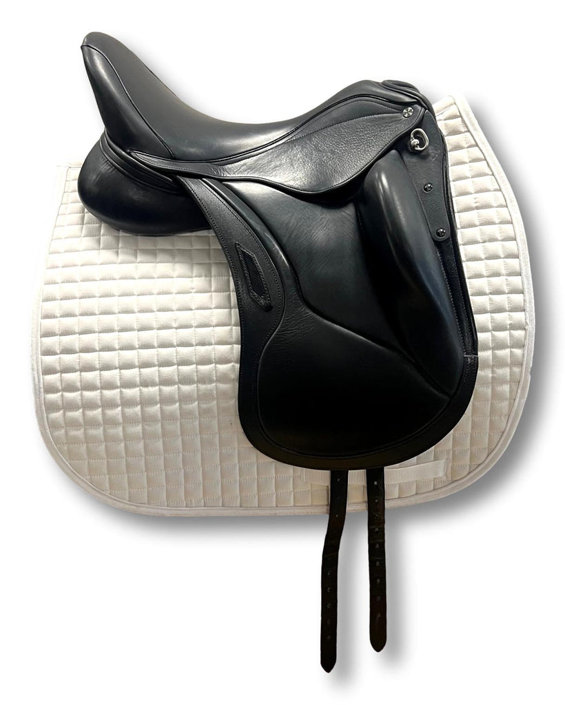 Used Aviar Rook 1.0 - 18" Monoflap Dressage Saddle