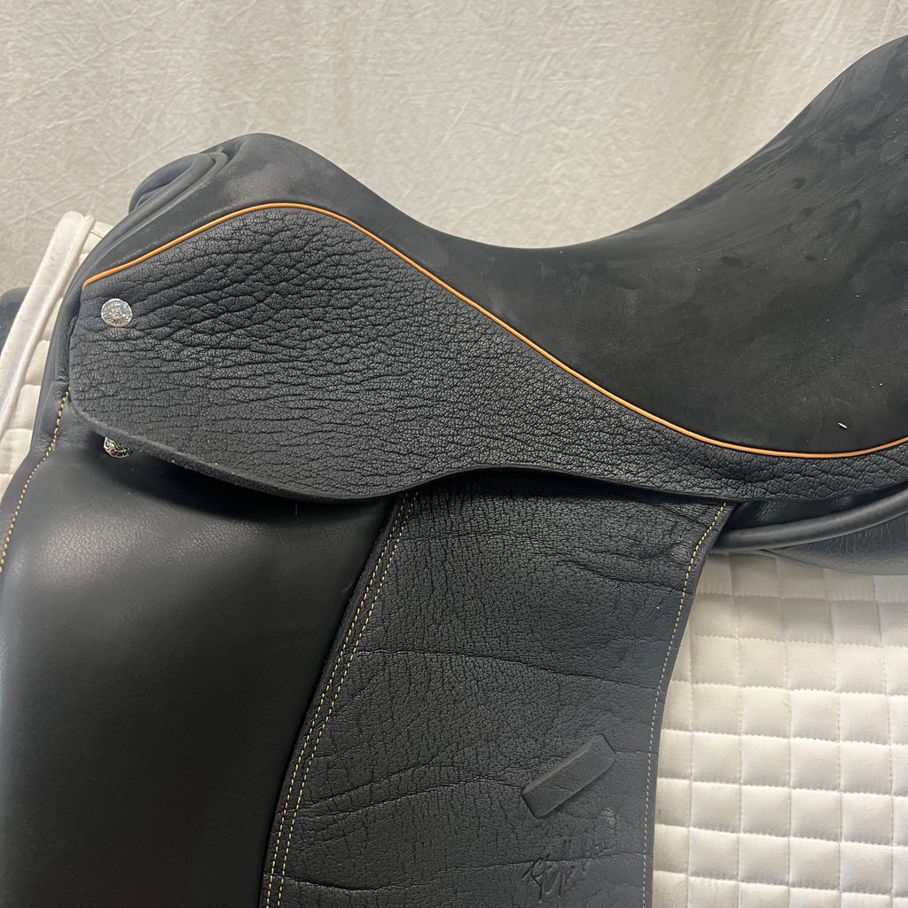 Demo Custom Saddlery Steffen's Advantage 17.5" Dressage Saddle