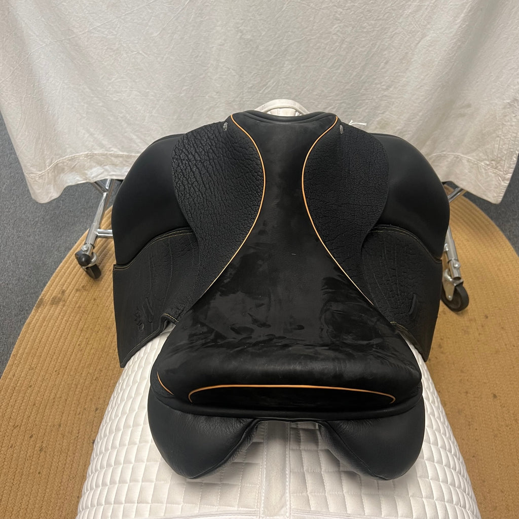 Demo Custom Saddlery Steffen's Advantage 17.5" Dressage Saddle