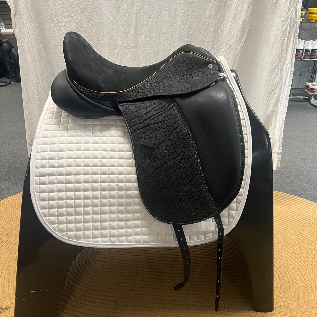 Demo Custom Saddlery Steffen's Advantage 17.5" Dressage Saddle