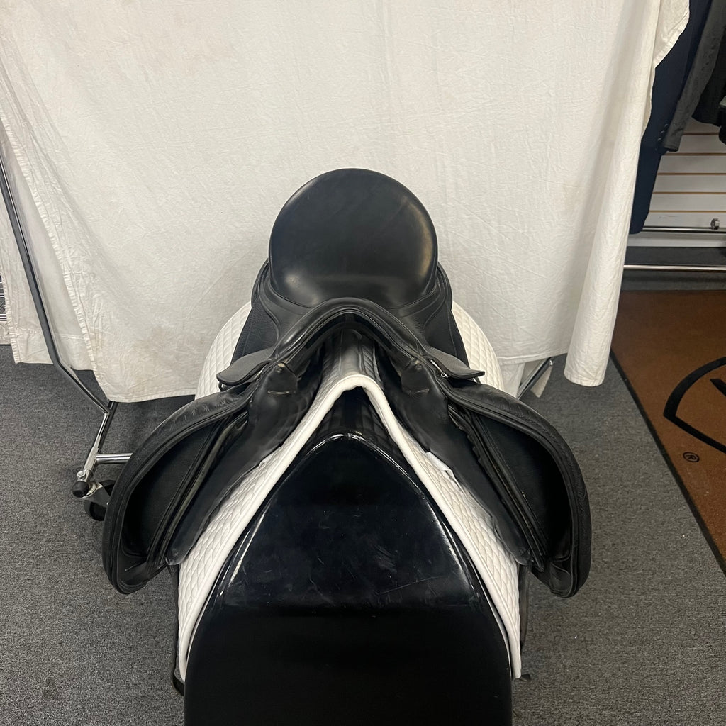 Used Schleese Triumph 17.5" Dressage Saddle