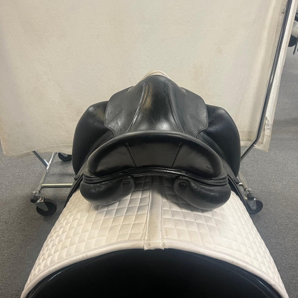 Used L'Apogee 17" DL Dressage Saddle