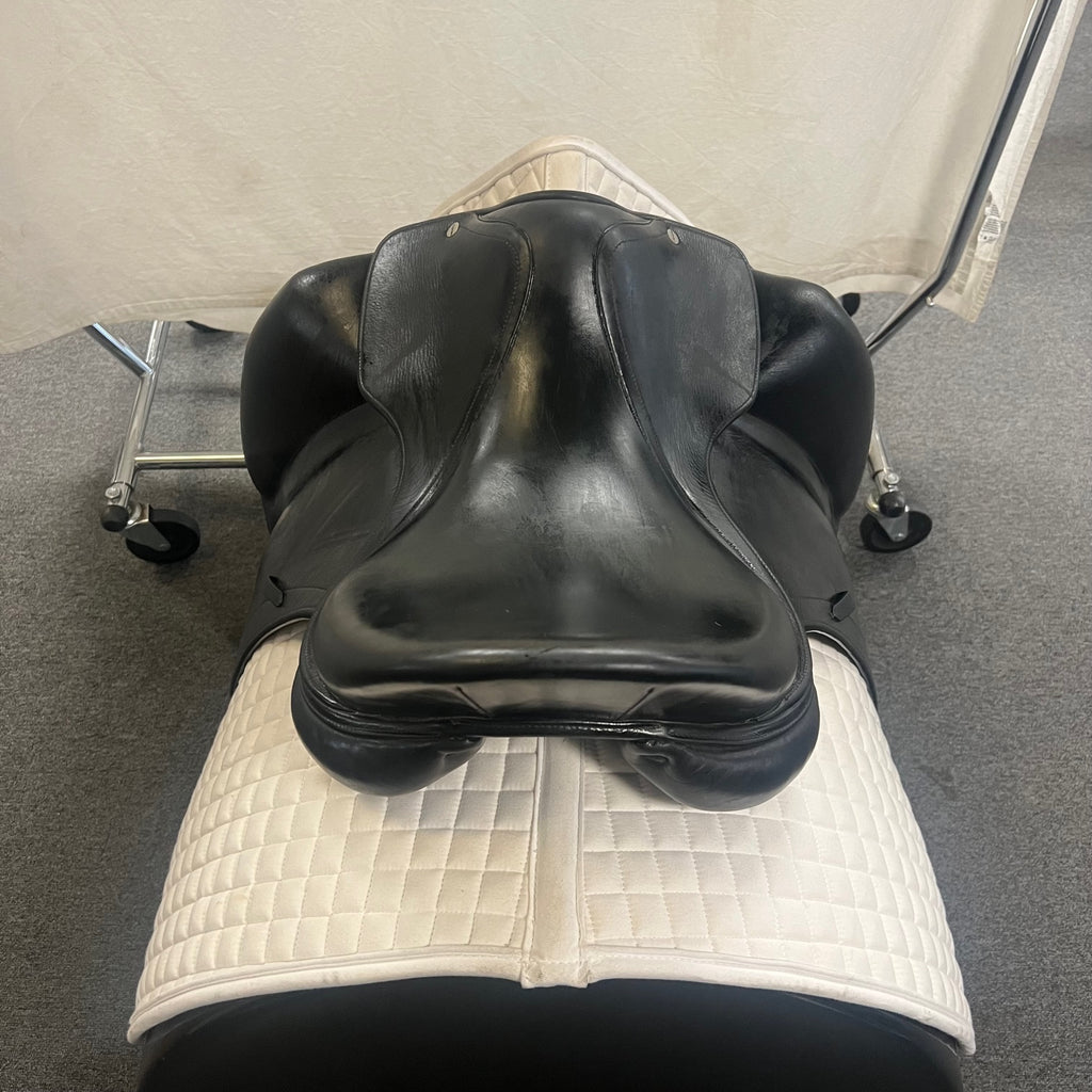 Used L'Apogee 17" DL Dressage Saddle