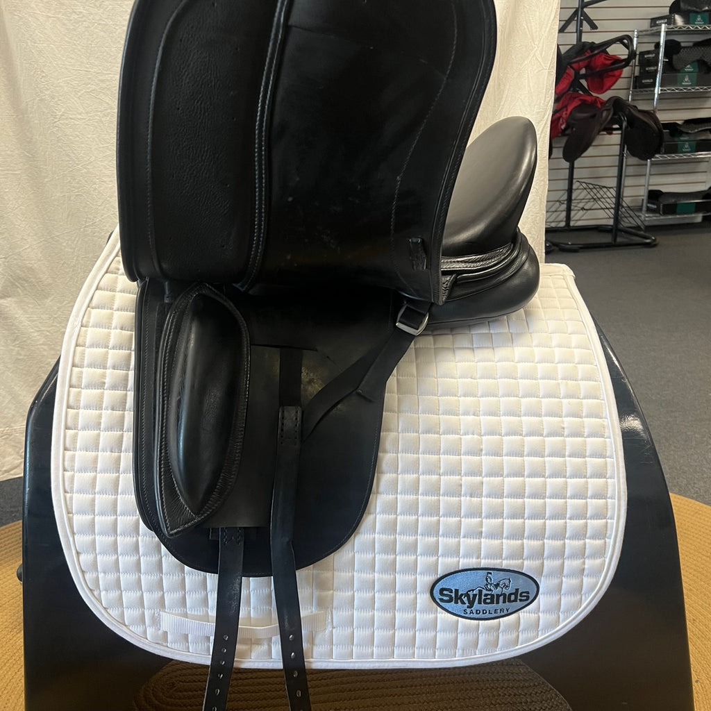 HOLD: Used Schleese Obrigado 18" Dressage Saddle