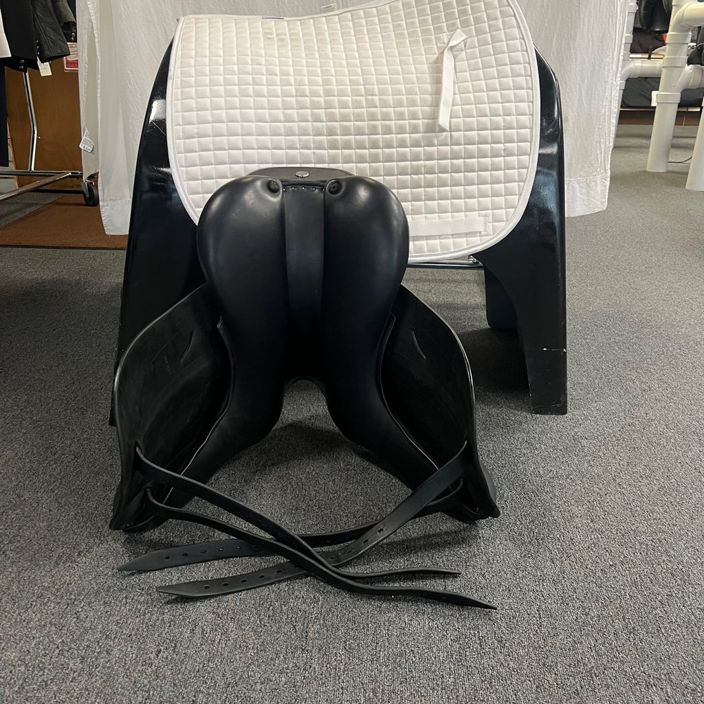 HOLD - PRICE DROP! Used Hermès Arpege 17" Monoflap Dressage Saddle
