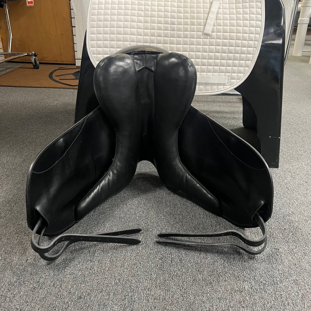 Used Fichtbauer 17.5" Monoflap Dressage Saddle
