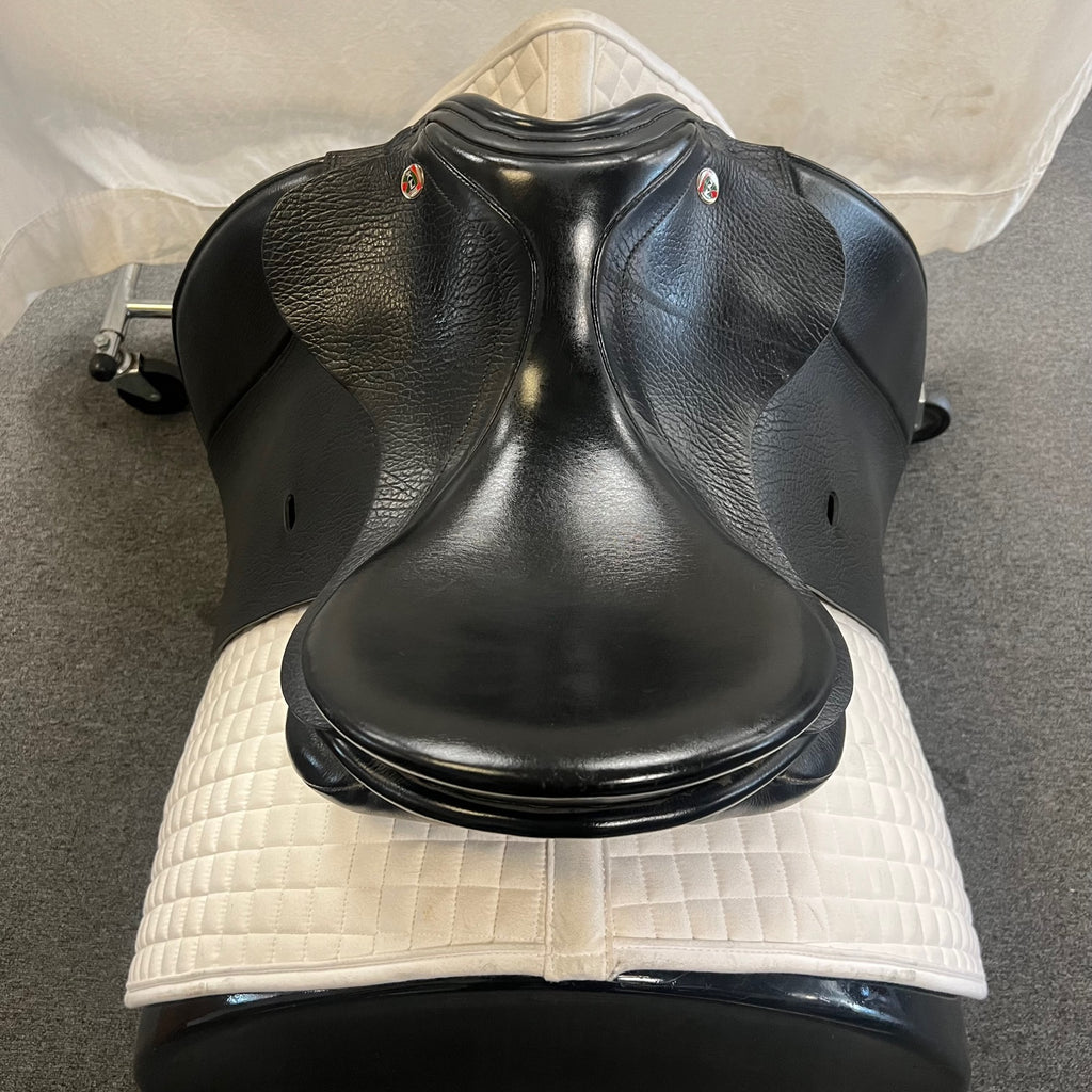 HOLD:  Used Karl Niedersuss Olympik 17" Dressage Saddle