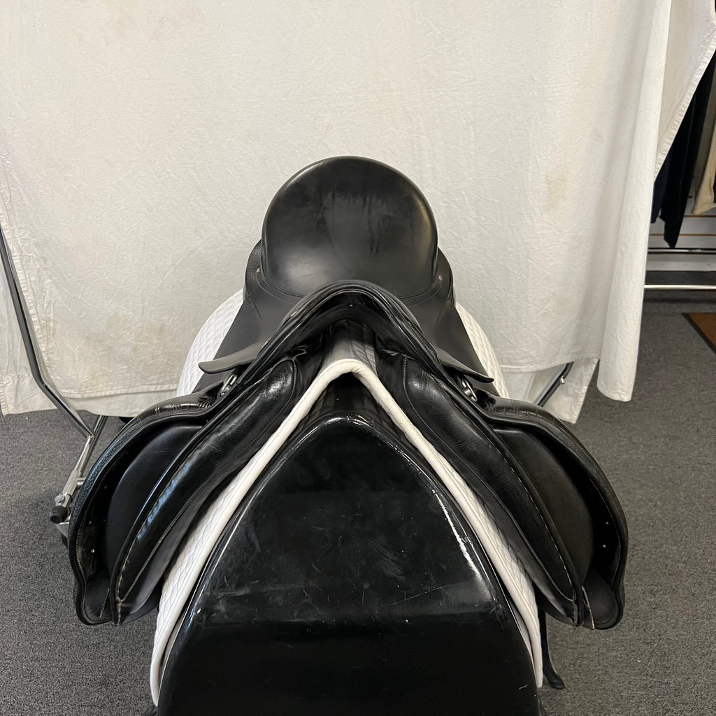 Used Albion Platinum Ultima 17" Dressage Saddle