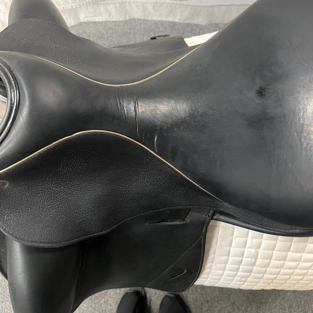 Used Custom Icon Flight 18" Monoflap Dressage Saddle