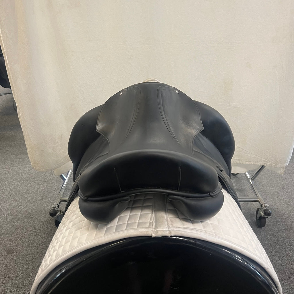 Used Voltaire Adelaide 18.5" Monoflap Dressage Saddle