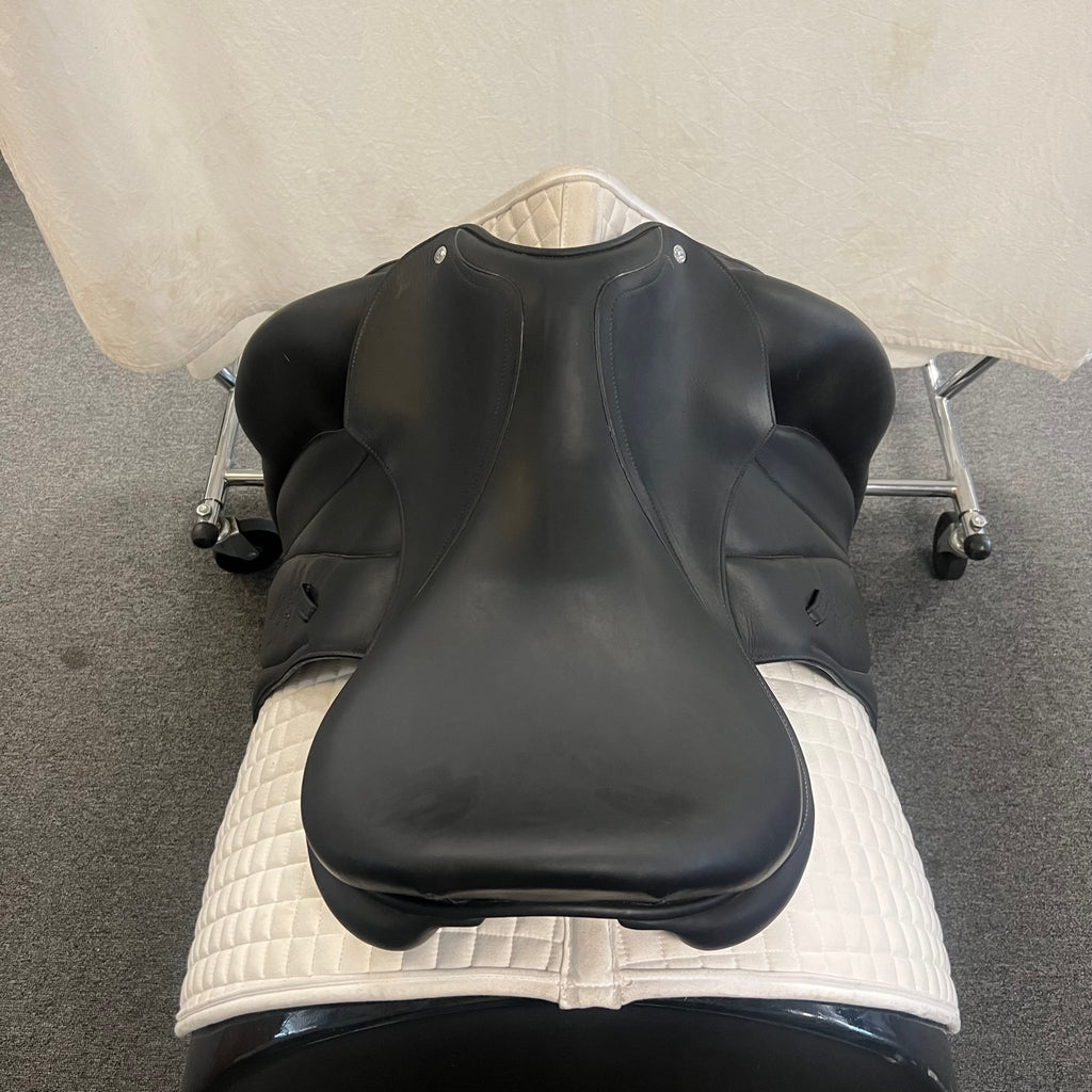 Used Voltaire Adelaide 18.5" Monoflap Dressage Saddle